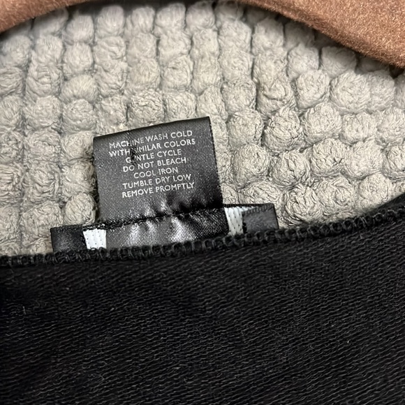 NATORI viscose t-shirt, size Small - Picture 8 of 9